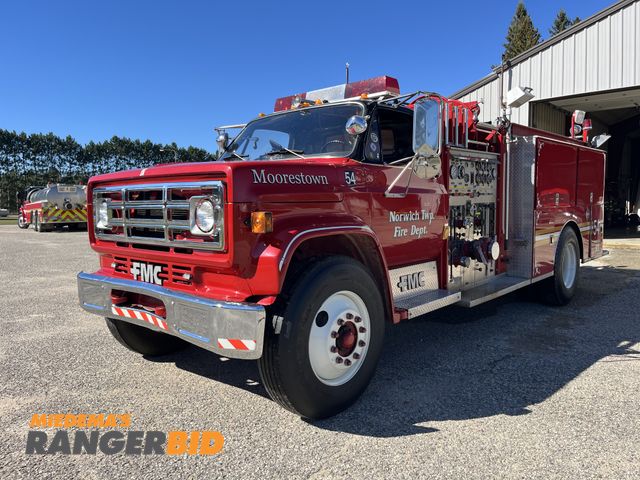Lot 30-2135 - 1987 GMC C7 Fire Truck