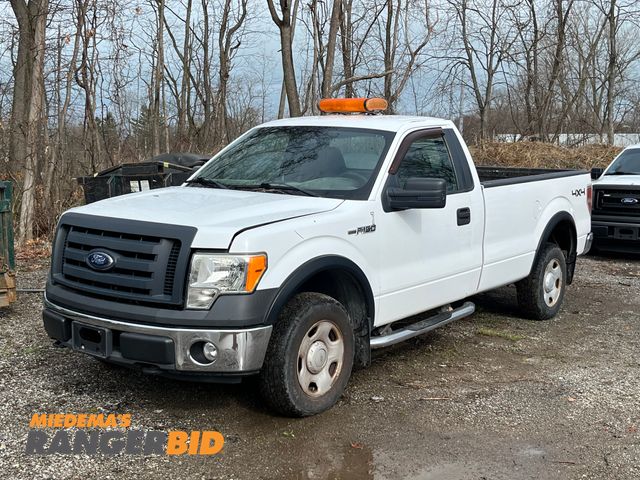 Lot 30-2562 - 2009 Ford F-150 with a 5.4L V8 SOHC 24V FFV engine. with 62,681 miles Regular Cab Long Box Pickup Tr...