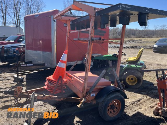 Lot 30-4330 - Allmand SEH-15-3-B-S-55 Towable Arrowboard