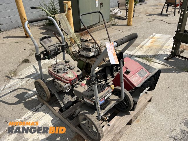 Lot 30-1589 - Lot includes everything on this pallet. Power washers snow blower. All are for parts or repair. Muni...
