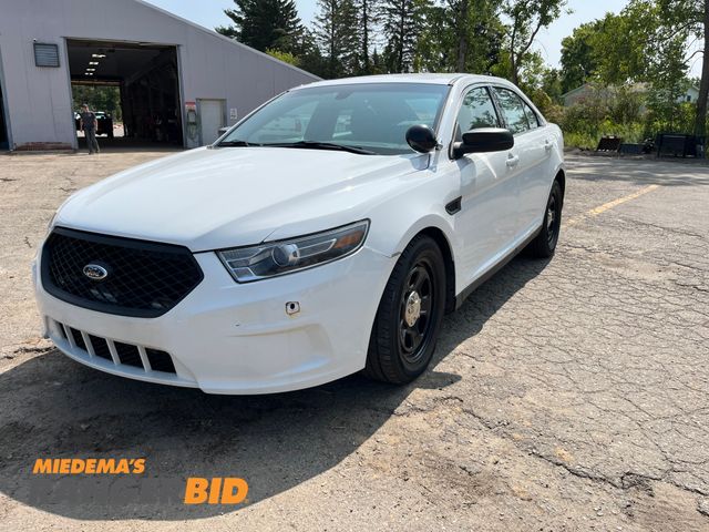 Lot 30-3606 - 2016 Ford Taurus with a 3.7L V6 DOHC 24V engine. Police AWD Sedan AWD