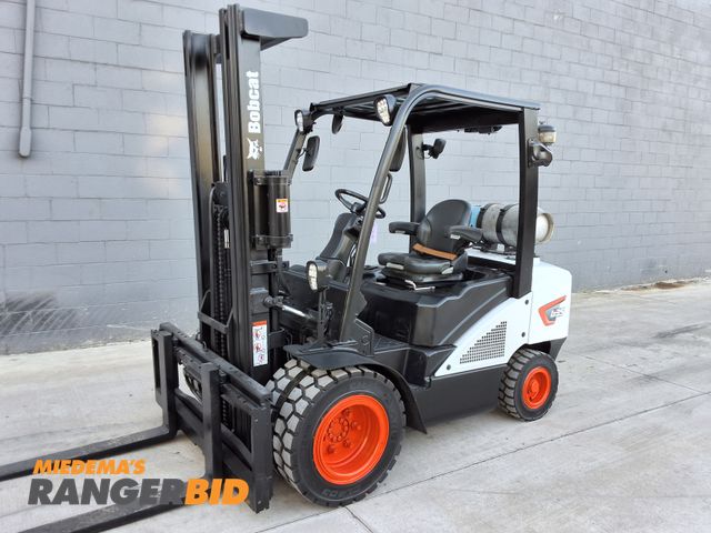 Lot 30-285 - 2023 Bobcat 7,000lbs Capacity Pneumatic Forklift - See Video for Operation, Like New!