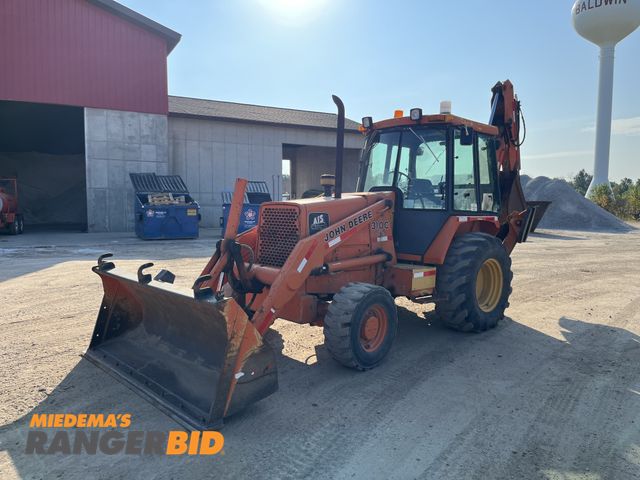 Lot 30-1801 - JOHN DEERE 310C Backhoe Loader