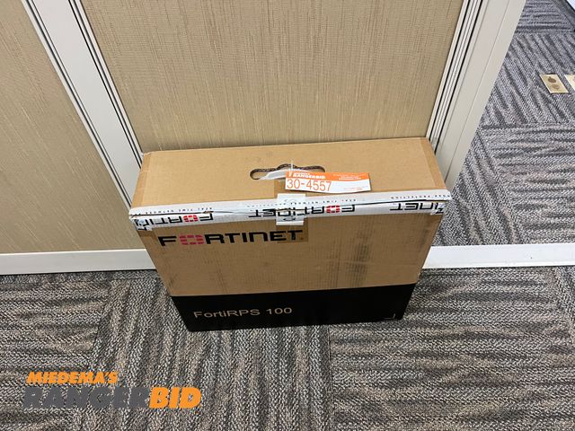 Lot 30-4557 - Fortinet FortiRPS 100 Switch