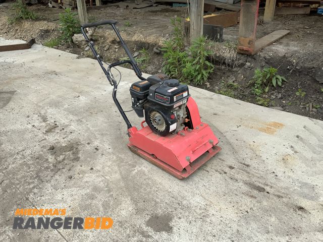 Lot 30-10426 - 2 year old Plate Compactor.  missing recoil cannot currently start the unit.