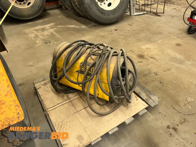 Lot 30-3952 - ESA Powercut 1250 Electric Powered Three Phase