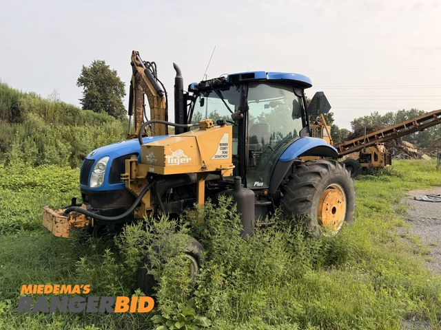 Lot 30-3506 - New Holland TS115 Tractor