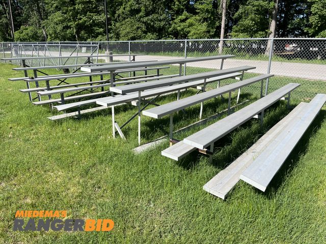 Lot 30-1533 - Lot of 2 Aluminum Bleachers