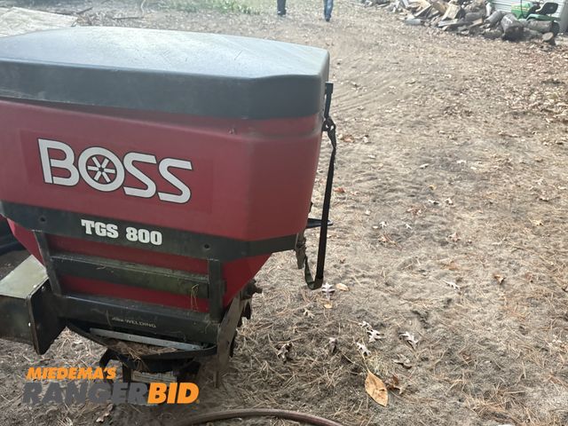 Lot 30-10741 - Boss Snow salter