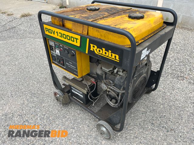 Lot 30-3989 - 2004 Robin RGV1300T Three Phase Generator