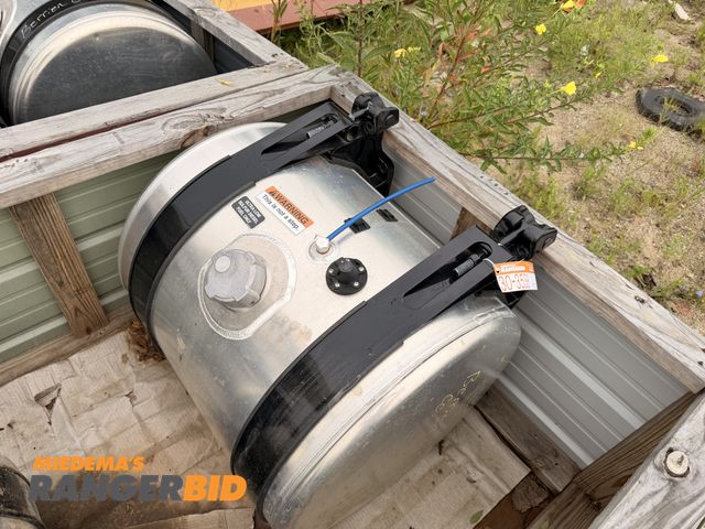 Lot 30-3538 - (1) DTNA 60 Gallon fuel tank with straps.  Came of Western Star