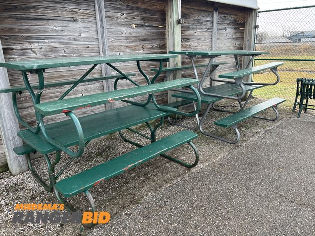 Lot 30-4131 - (4) Picnic Tables