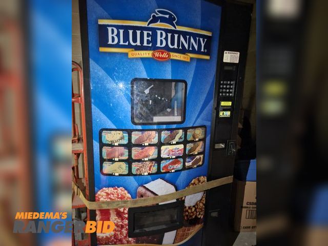 Lot 30-3502 - Ice Cream Vending Machine