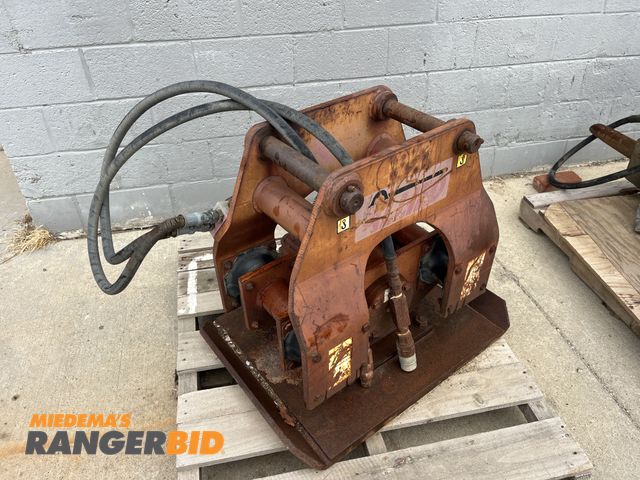 Lot 30-4972 - Allied Backhoe Compactor Hydraulic Powered