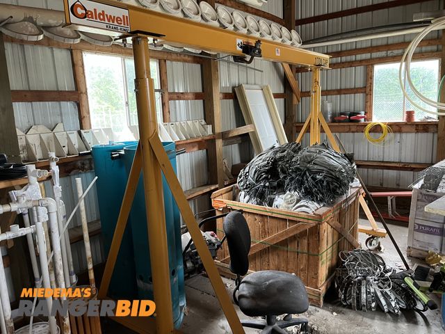 Lot 30-961 - Caldwell K90-1-10/10 Adjustable Gantry Crane 1 ton capacity