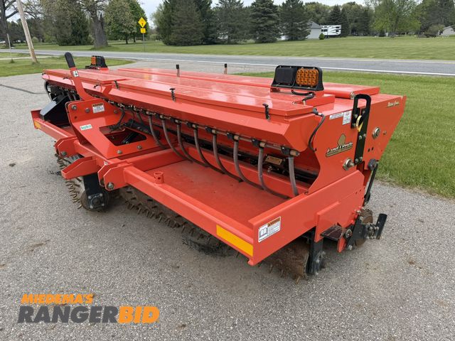 Lot 30-1001 - 2024 Land Pride  MPS2611  Multi-Purpose Seeder / Grain Drill