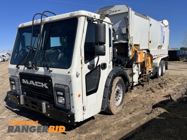 Lot 30-4321 - 2018 Mack LR613 Refuse Garbage Truck