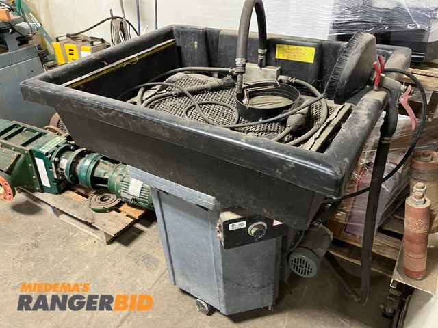 Lot 30-362 - Service line Inc Heated Parts washer Electric Powered