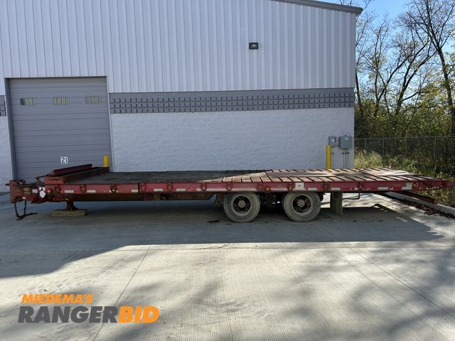 Lot 30-10711 - 1998 Trail Boss Trailer Flat Bed Trailer Tilt Deck