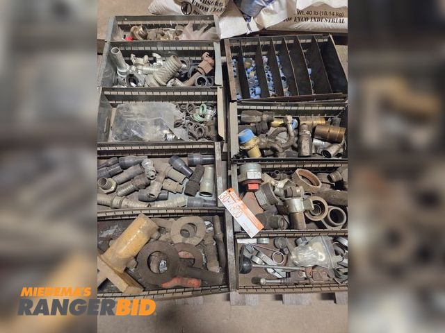 Lot 30-4800 - Pallet of miscellaneous cp fittings/caps/hydraulic fittings/hose bander