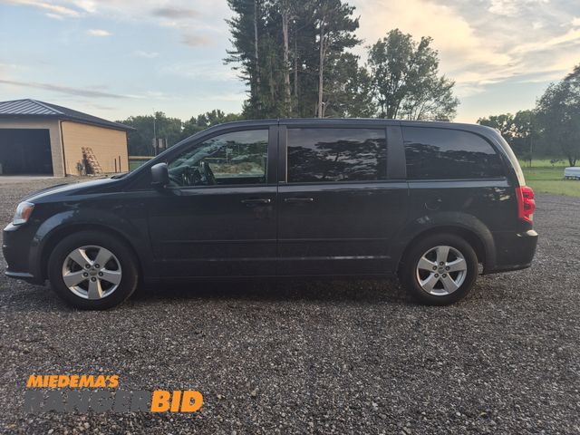 Lot 30-3296 - 2013 Dodge Grand Caravan StowNgo Mini Van 90,000 miles FWD
