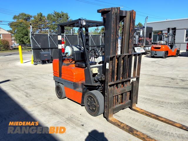 Lot 30-270 - Toyota 6,000lbs Capacity  Forklift  - See Video for Operation