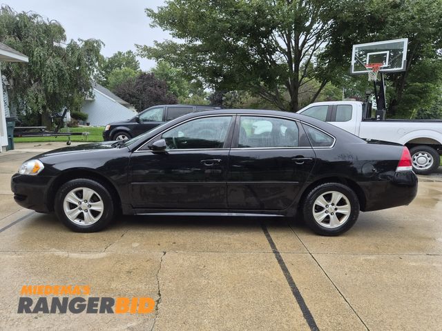 Lot 30-3300 - 2016 Chevrolet Impala LTD 100,680 miles FWD
