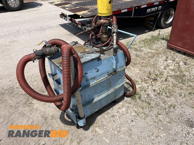 Lot 30-1044 - Yellow Bellied Hydroflow Li'l Sucker 50 Gallon Sump cleaner Air operated