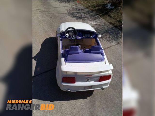 Lot 30-30-1565 - 1 Mustang GT youth car Mustang GT. Kid car. Looks like the real thing doors open too. Does not come ...