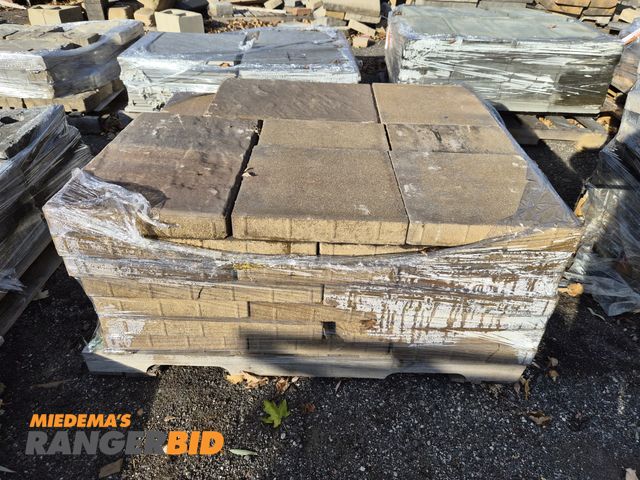 Lot 30-1293 - Belgard Pavers, approx. 80 sq. ft