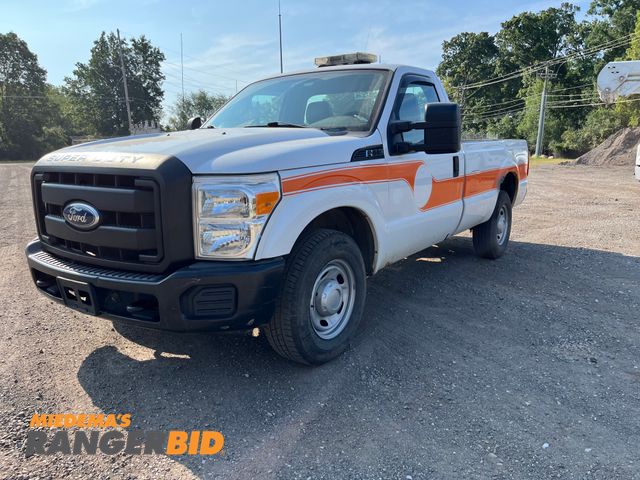 Lot 30-3849 - 2011 Ford F-250 Super Duty with a 6.2L V8 OHV 16V engine. XL with 116,070 miles Regular Cab Long Box Pickup Truck RWD