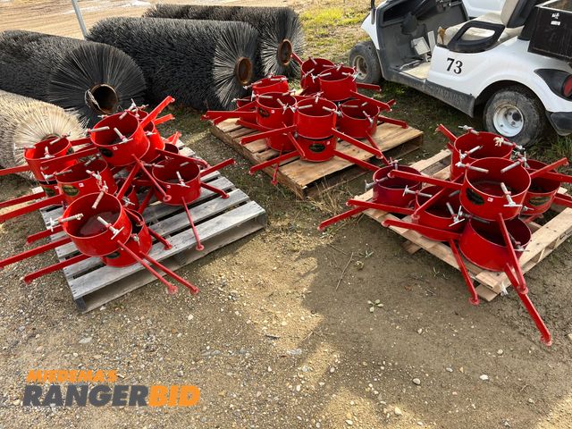 Lot 30-2456 - (30) Christmas Tree Stands, 10" Bowl supports, up to 12' tree, has 2.25 gallon reservoir.