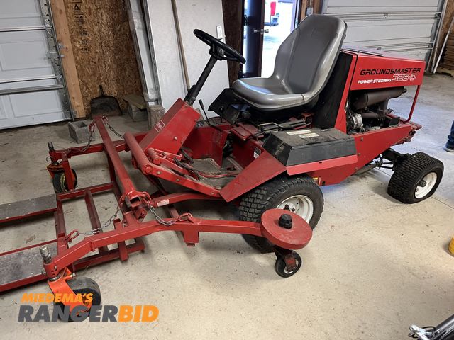 Lot 30-94621 - Toro Groundsmaster  3250-D Riding Lawn Mower
