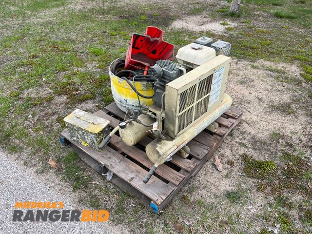 Lot 30-511 - Everything on this pallet including Ingersoll Rad Air Compressor Portable