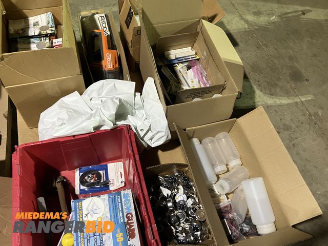 Lot 30-11296 - Skid lot of misc. items