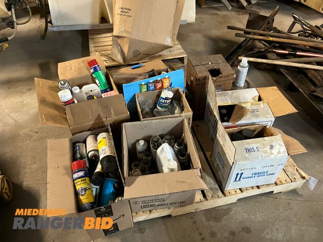 Lot 30-3556 - Lot includes everything on this pallet. See pics!