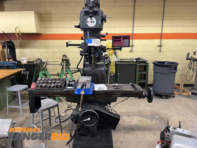 Lot 30-1085 - AGUN FTV-2 Milling Machine with digital readout