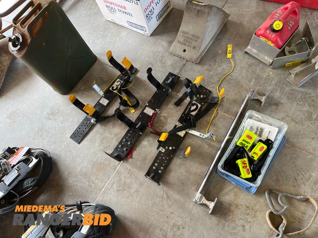 Lot 30-3548 - Fire fighter alarms