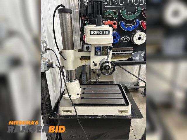 Lot 30-D1 - 1 Rong fu 128-4000 Electric Powered Three Phase radial arm drill press. bought new, like new conditi...