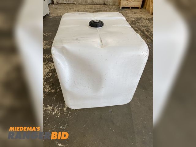 Lot 30-204 - 250 Gallon Schutz 31HA1/M4128/USA Poly Tote