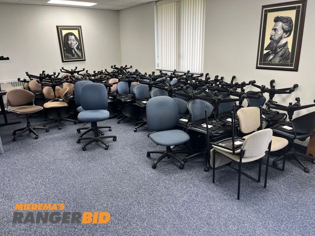 Lot 30-689 - Lot includes all the office chairs shown. Most are Trendway