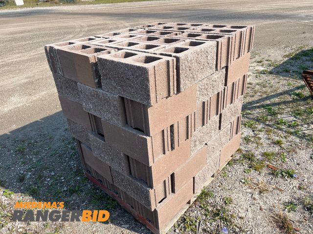 Lot 30-3435 - (6) Pallets Cinder Blocks Seller will load