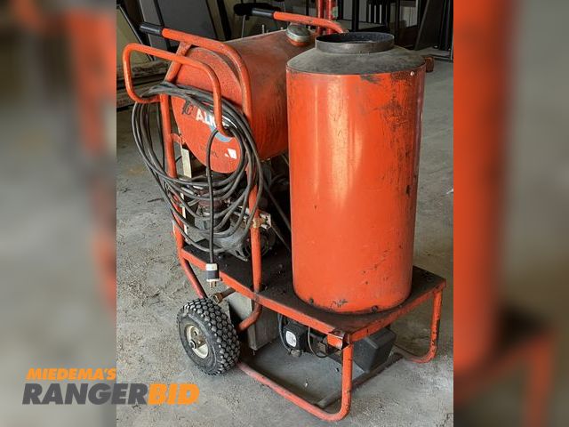 Lot 30-11025 - Alkota hot water pressure washer. Electric pump, diesel heater.