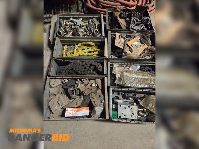Lot 30-4807 - Pallet of miscellaneous chains/hydraulic fittings
