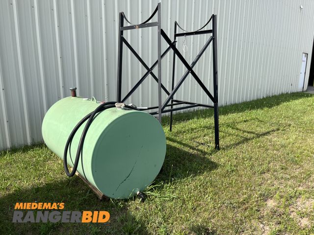 Lot 30-1170 - 300 gallon fuel tank with stand and pump 3 year old tank with stand