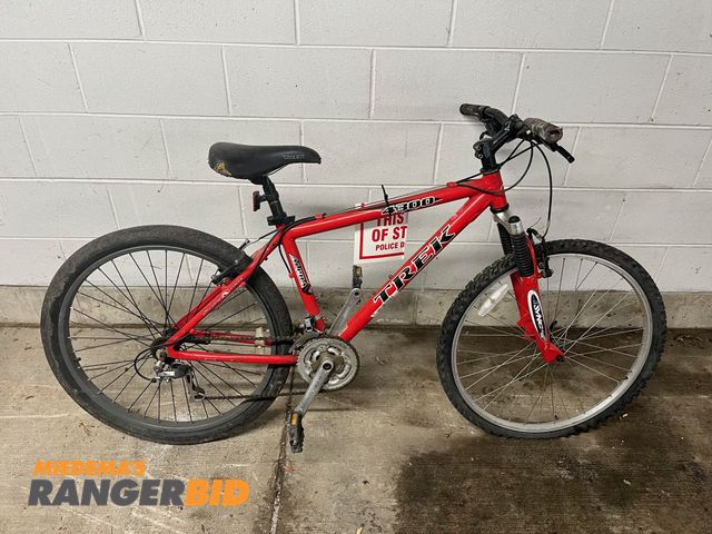 Lot 30-10269 - Trek 4300 Bicycle / Mountain bike