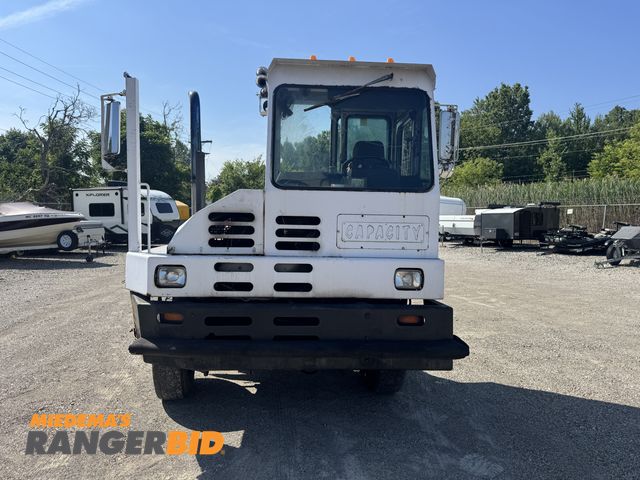 Lot 30-7284 - 1987 Capacity Switcher Truck