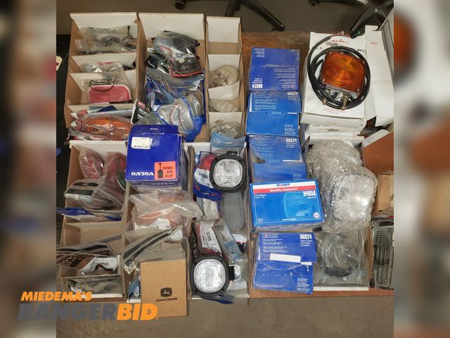 Lot 30-5028 - Pallet of Misc Light Bulbs (see pic of inventory list)