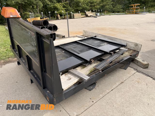 Lot 30-3991 - Truck flat bed
