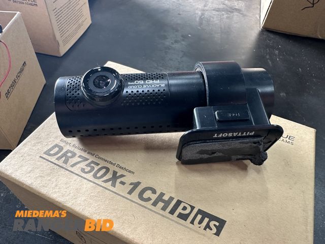 Lot 30-LCRC DASH CAMS - 13 2022 BLACKVIEW DR750X-1CHPLUS DASH CAMERAS 13 BLACKVIEW DASH CAMERAS WITH SD CARDS. UNITS COME WI...